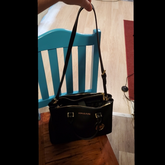 Michael Kors Purse - Picture 8 of 8